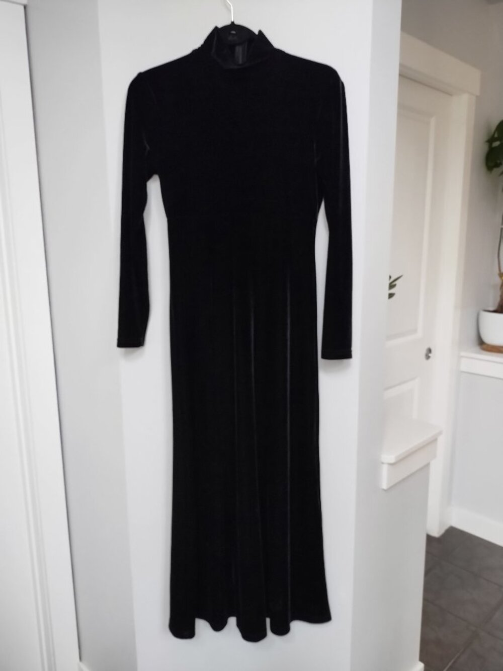 VINTAGE stunning Algo black velvet mock neck maxi dress